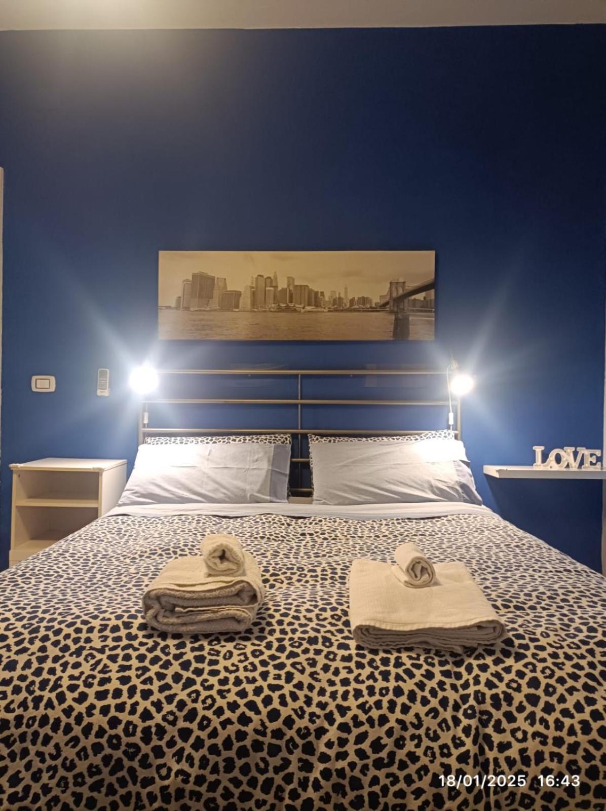 Travel And Living Hotel Trani Exterior photo