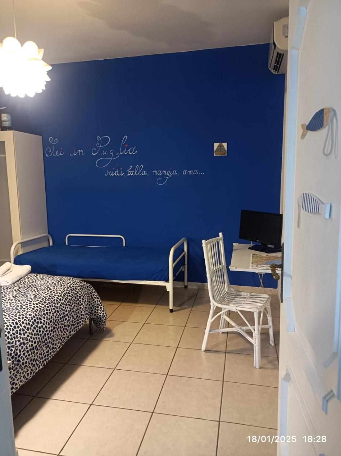 Travel And Living Hotel Trani Exterior photo