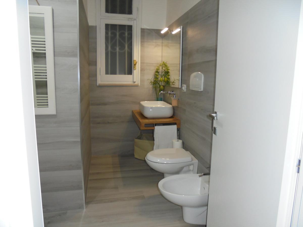 Travel And Living Hotel Trani Exterior photo